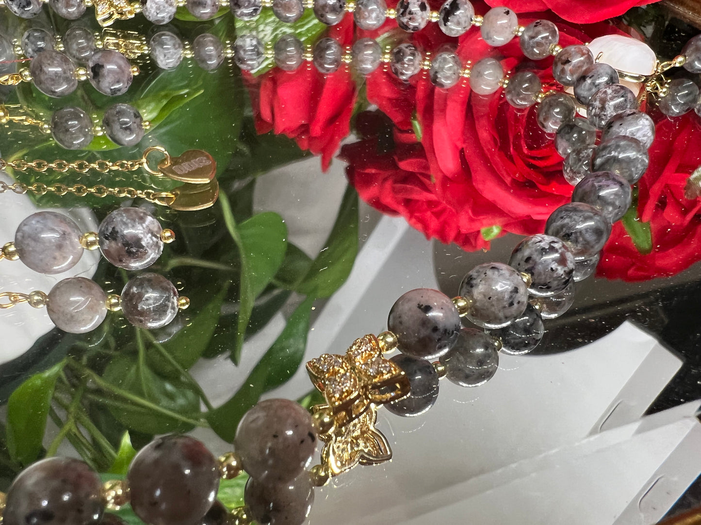 Optimisme - collier en yooperlite 8mm
